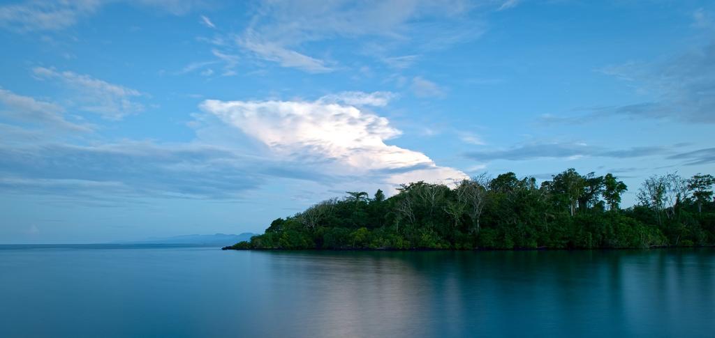 Lusia'S Lagoon Chalets Salelologa Bagian luar foto
