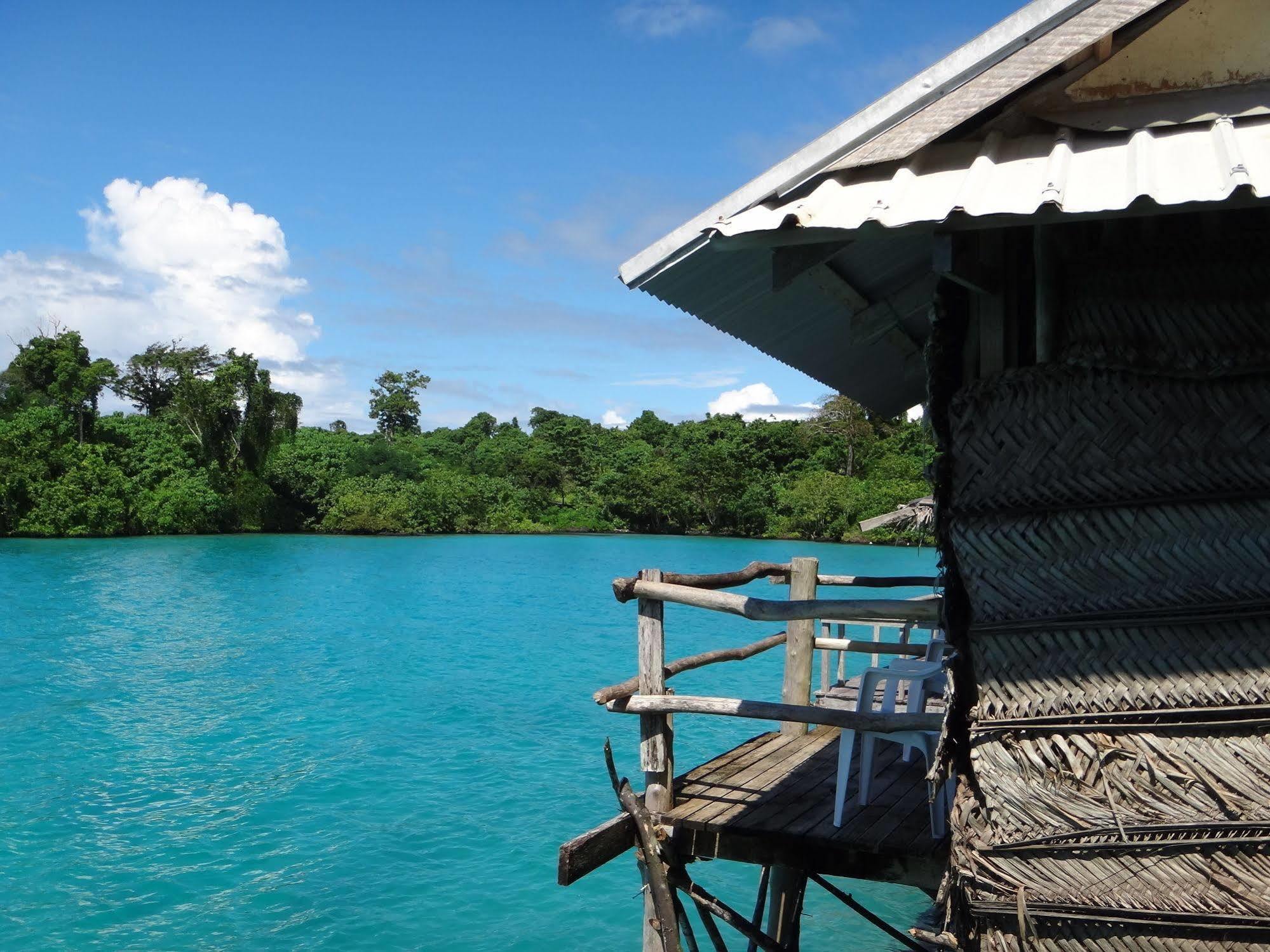 Lusia'S Lagoon Chalets Salelologa Bagian luar foto