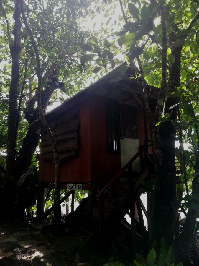 Lusia'S Lagoon Chalets Salelologa Bagian luar foto