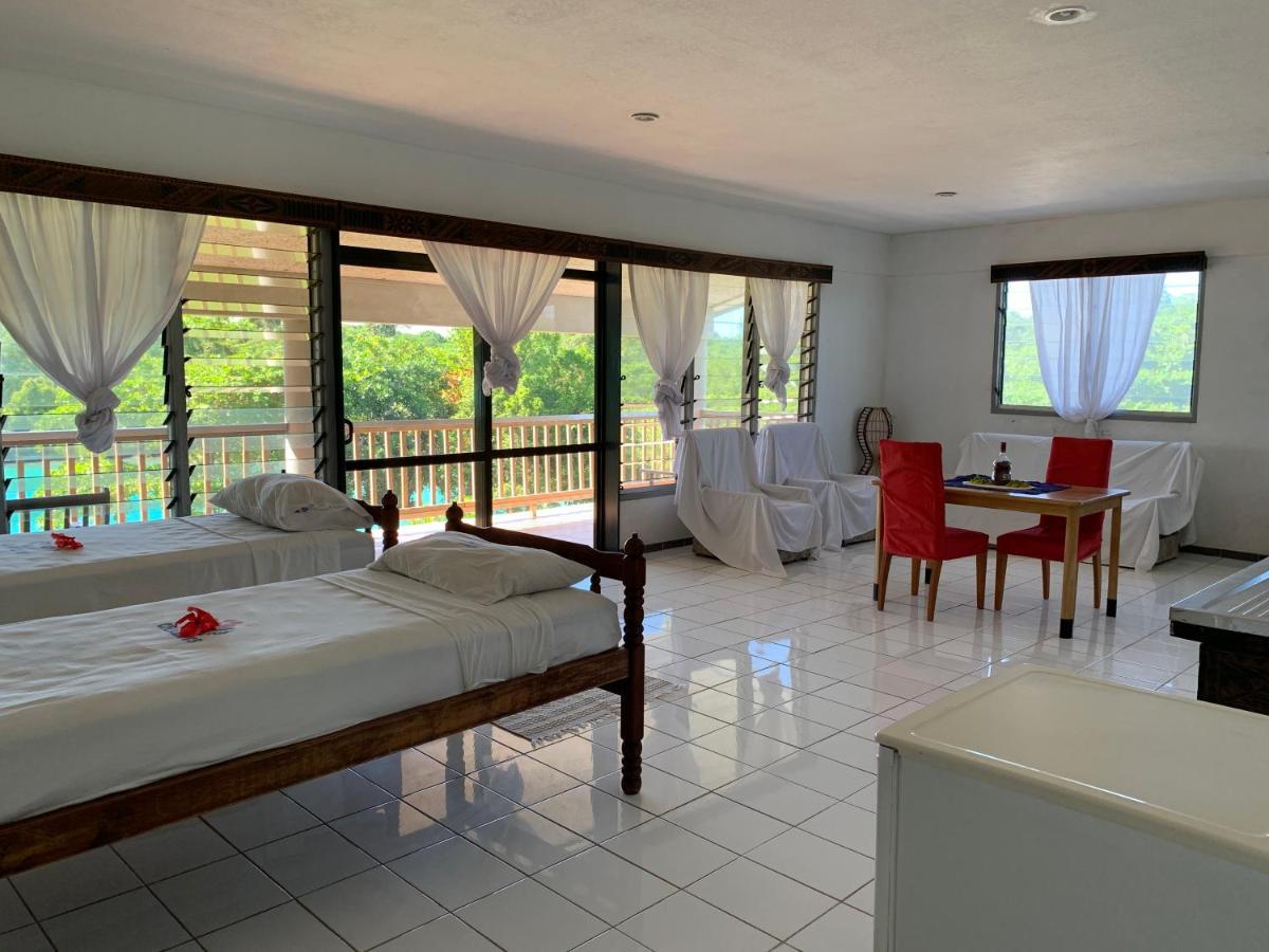 Lusia'S Lagoon Chalets Salelologa Bagian luar foto